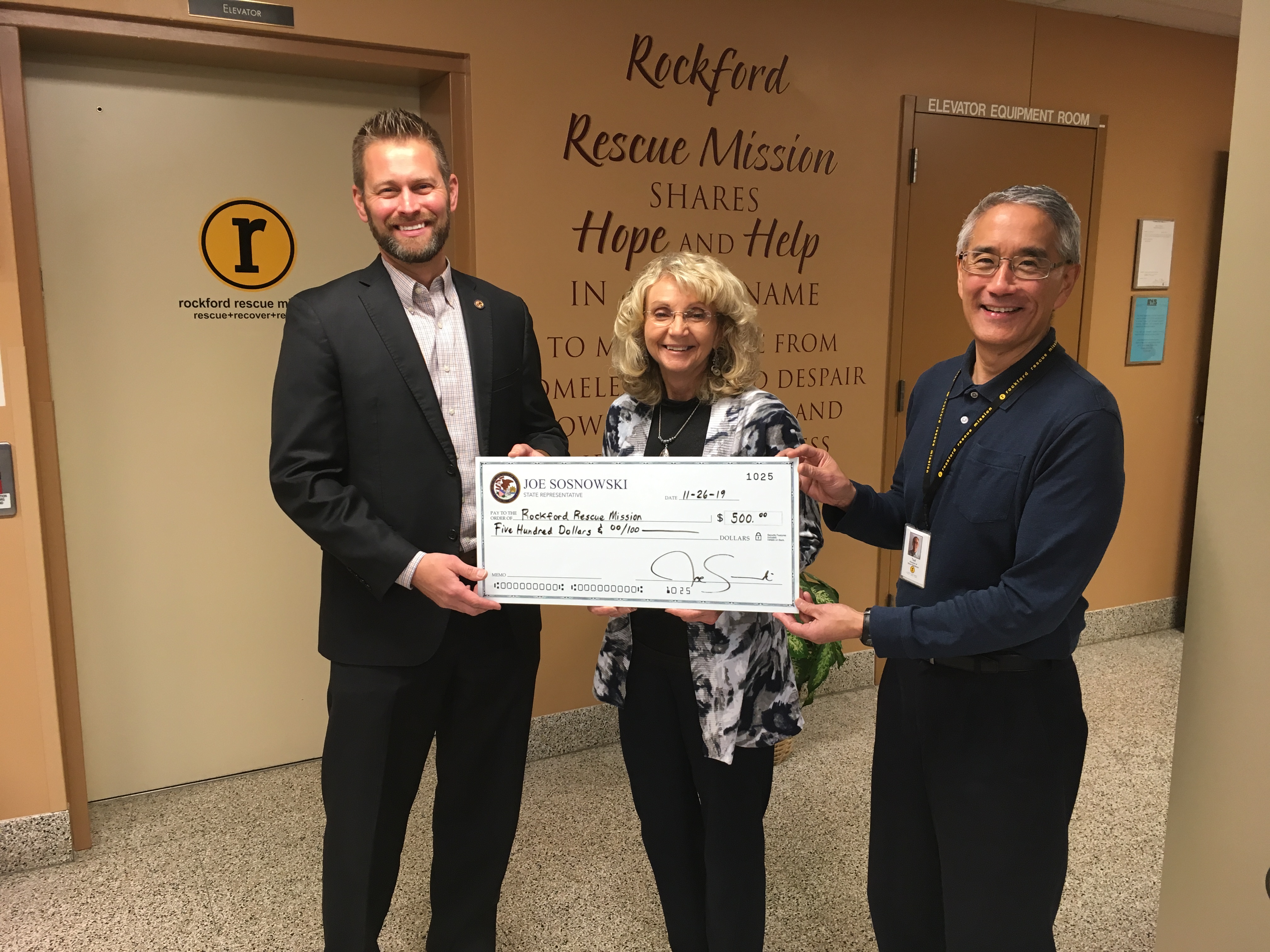 Sosnowski makes donation to Rockford Rescue Mission; fulfills wager ...